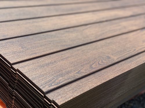 TRAPÉZLEMEZ T8 EGYOLDALAS DIÓ SZÍNBEN 1180 mm széles